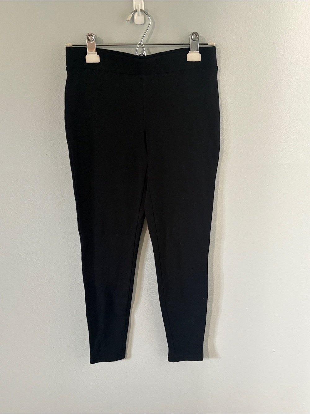 Express • Black Leggings